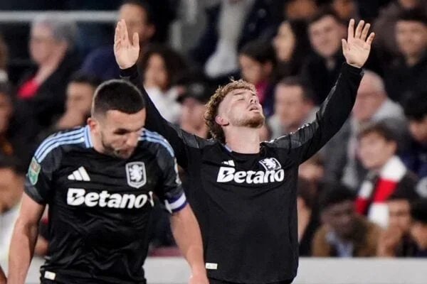 Harvey Elliott left out of Aston Villa squad after Unai Emery’s blunt assessment - Liverpool FC Aston Villa's Harvey Elliott (right) celebrates scoring their side's first goal of the game during the Carabao Cup third round match at the Gtech Community Stadium, London. Picture date: Tuesday September 16, 2025.