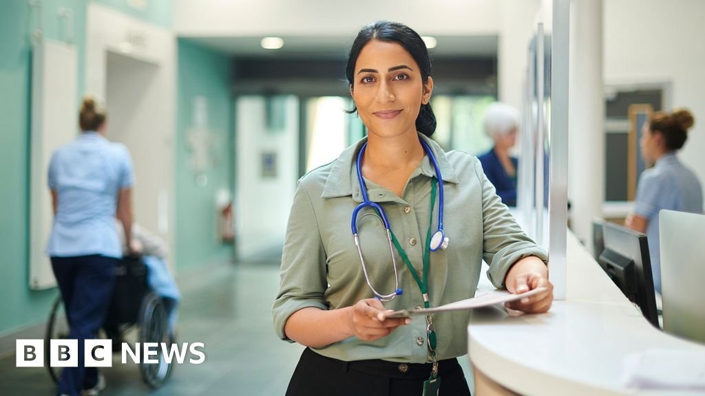 Flu cases falling ahead of Christmas experts say Flu cases falling ahead of Christmas experts say