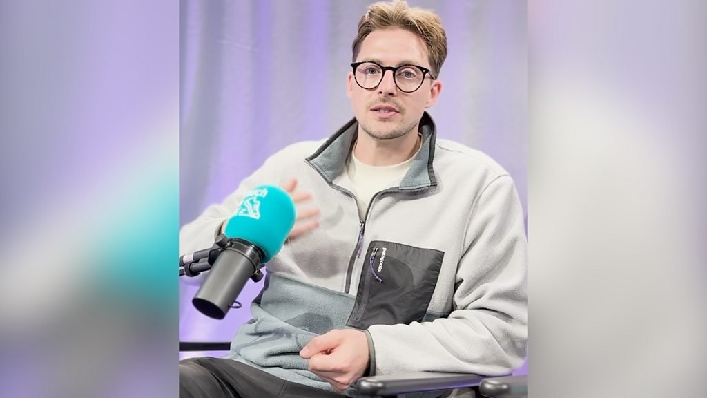 Dr Alex shares five ways that running helps your brain